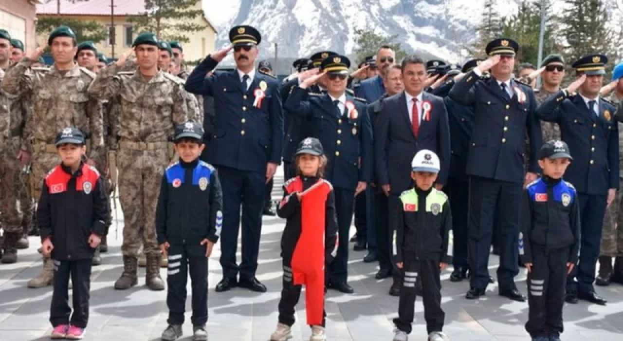 Türk Polis Teşkilatı'nın 177'inci yıl dönümü törenler eşliğinde kutlandı