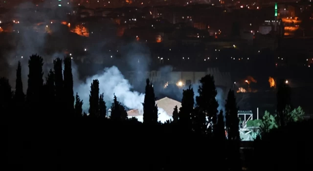 Tuzla'da geze askeri alanda çıkan yangın kontrol altında