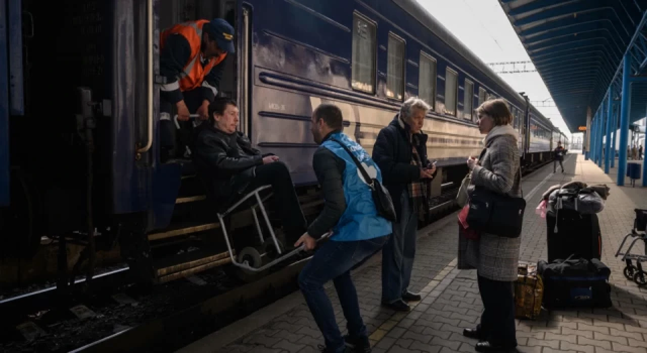 Ukrayna Demiryolları: Beş farklı tren istasyonu vuruluyor