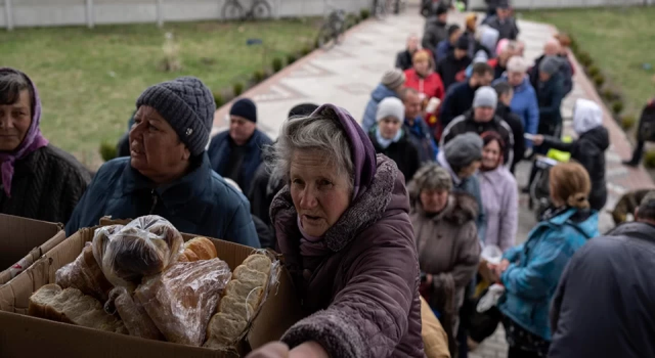 Ukrayna'da 1892 sivil öldü, 4 milyon 615 bin 830 kişi komşu ülkelere geçti