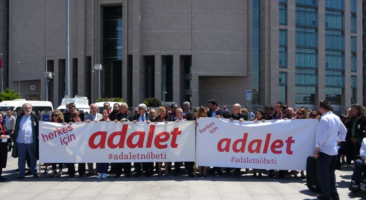 Avukatlardan Çağlayan Adliyesi'nde 'Adalet Nöbeti'