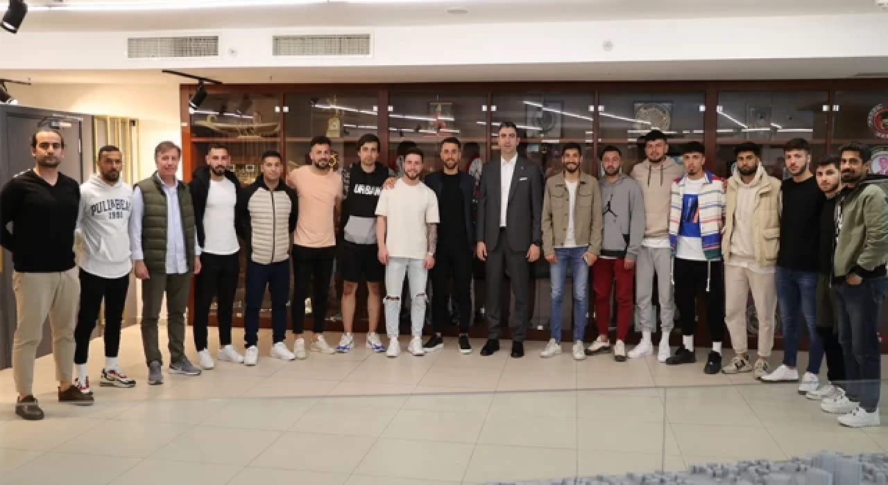 Bölgesel Amatör Lig'e yükselen Kartalspor'dan Başkan Gökhan Yüksel'e ziyaret