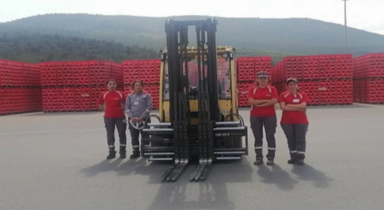 Coca-Cola İçecek’ten kadınlara forklift eğitimi