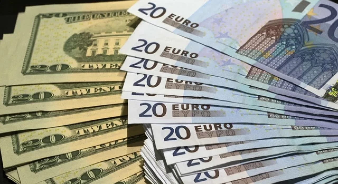 Dolar 15,90, Euro ise 16,79'dan haftayı kapattı