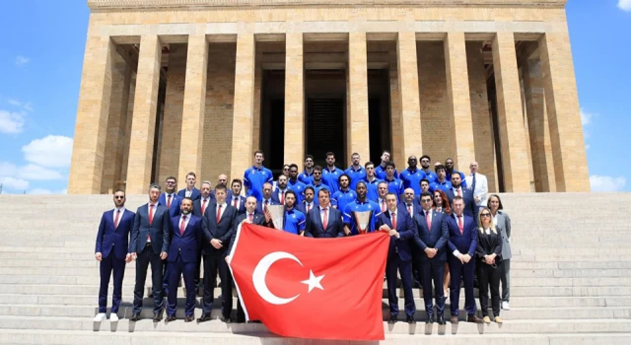 Euroleague  şampiyonu Anadolu Efes’ten Anıtkabir ziyareti