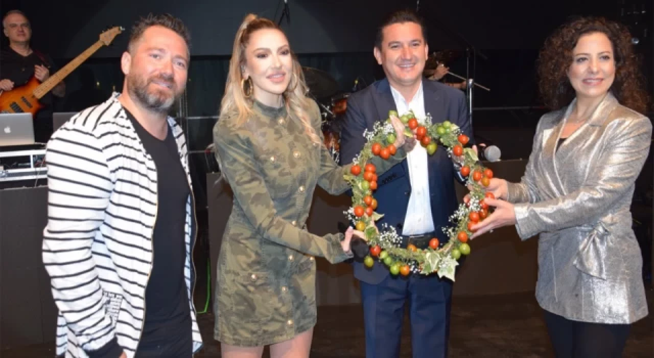 Hadise, "Domates Kraliçesi" seçildi