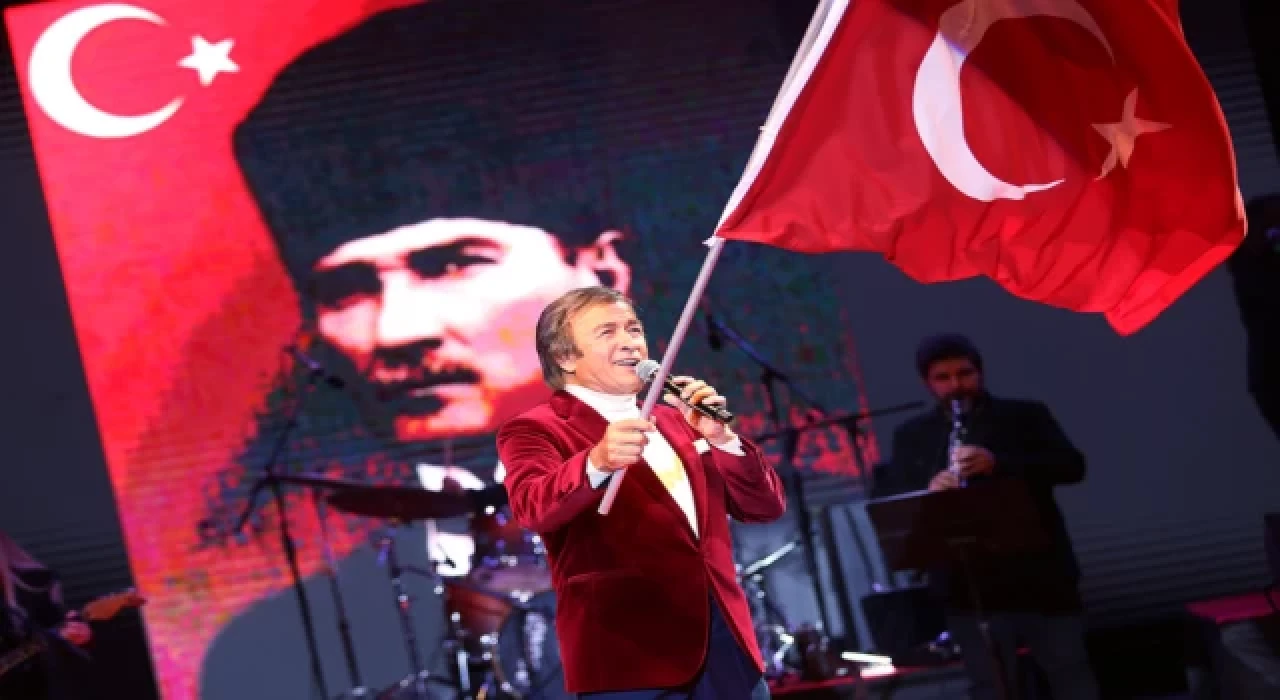 Erol Evgin ilk yaz konserini mezun olduğu okulda verdi