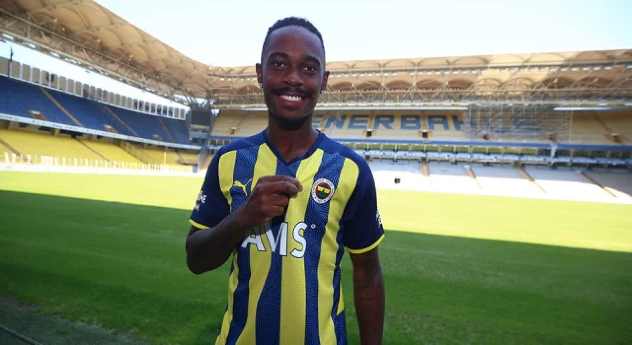 Fenerbahçe, yeni transferi Lincoln Henrique'yi açıkladı