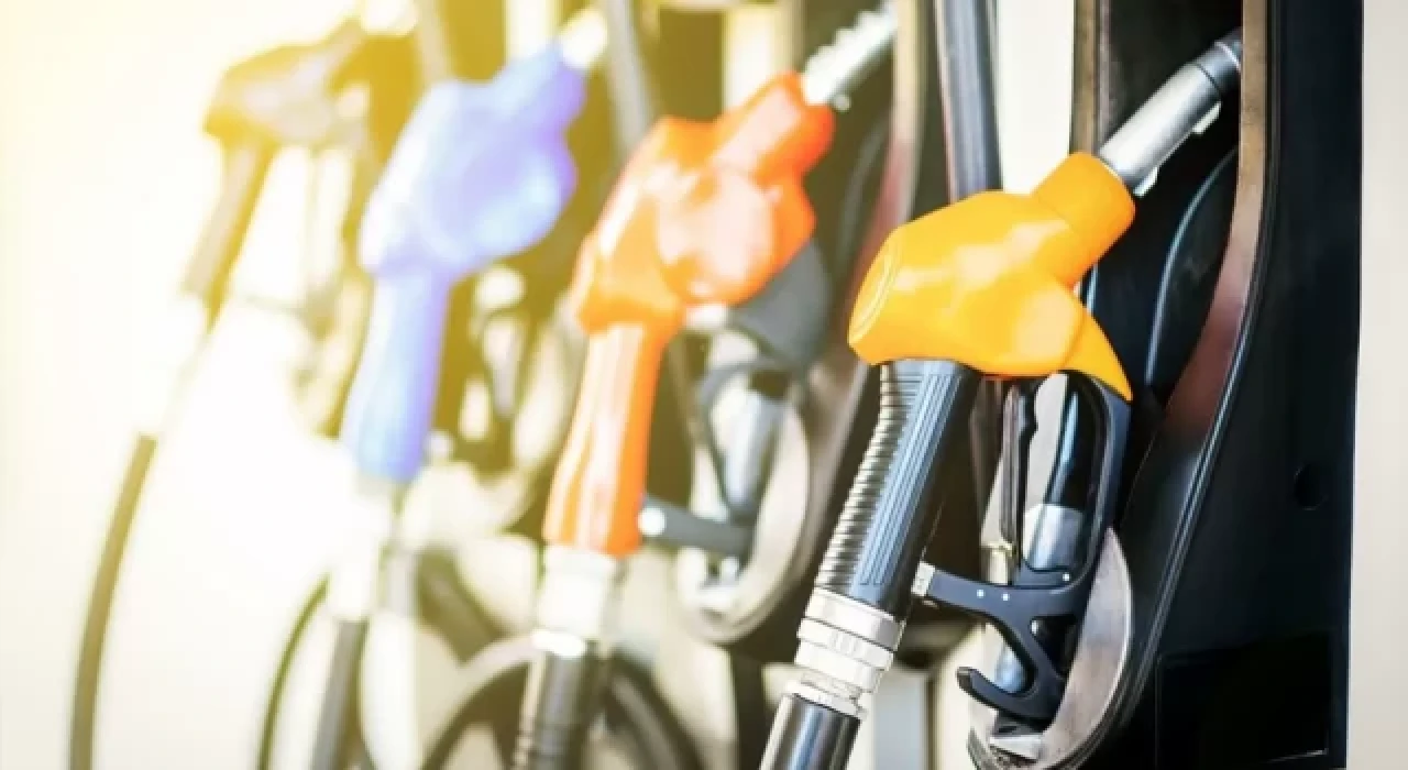 Motorine büyük zam: Litre fiyatı 30 TL'ye koşuyor!