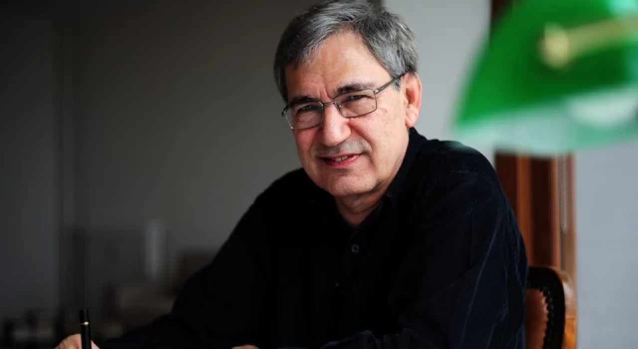 Orhan Pamuk'un ikamet ettiği 50 yıllık Taray Apartmanı yıkılıyor