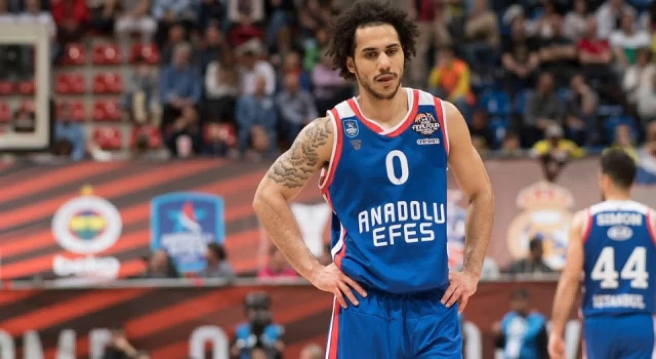 Shane Larkin, 2 yıl daha Anadolu Efes'te