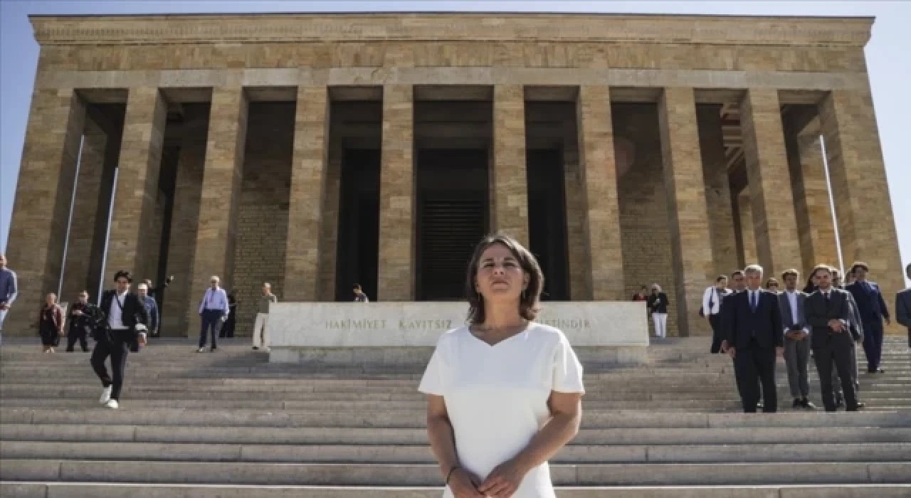 Almanya Dışişleri Bakanı Baerbock, Anıtkabir’e ziyarette bulundu