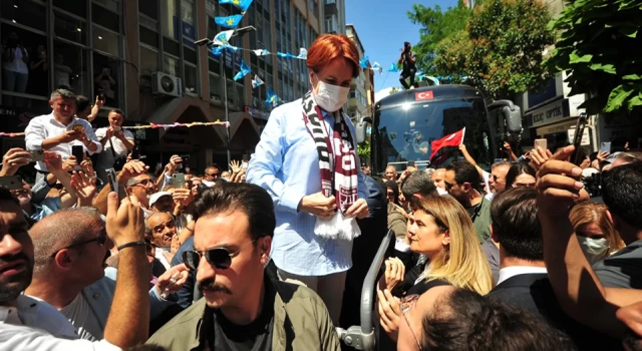 Bandırma'da konuşan Akşener: 'Türkiye'nin çözülemeyecek problemi yok'