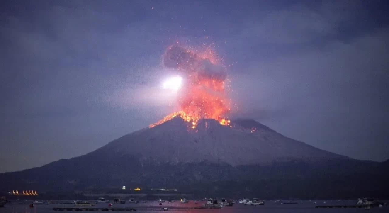 Japonya’daki Sakurajima Yanardağı’nda patlama oldu