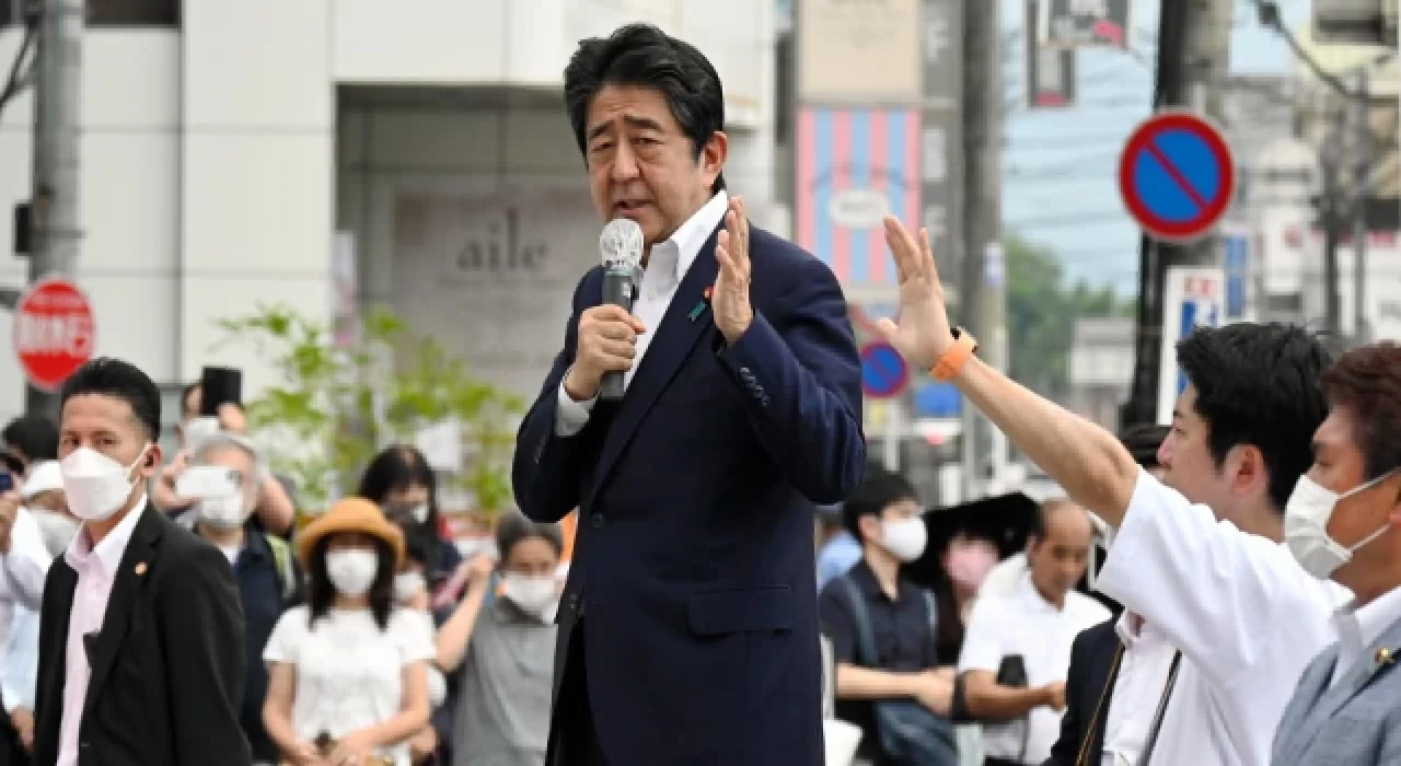 Saldırıya uğrayan eski Japonya Başbakanı Shinzo Abe hayatını kaybetti!