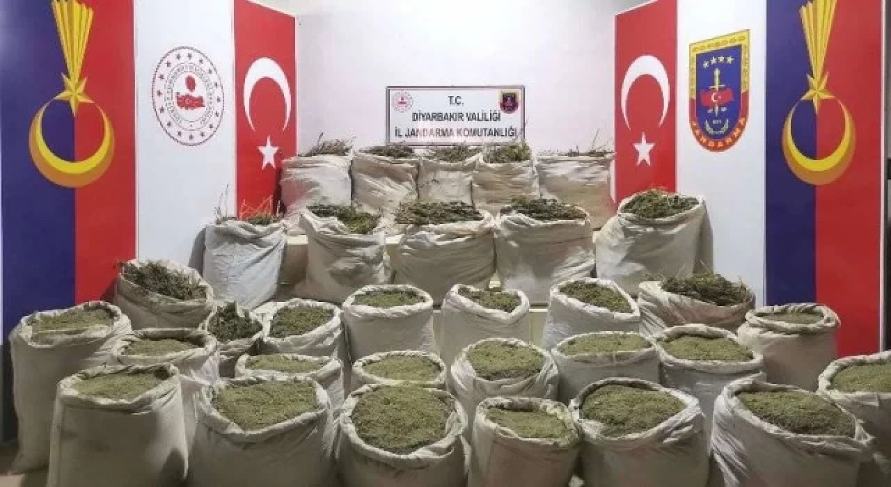 İçişleri Bakanı Soylu: Diyarbakır’da 1 ton 929 kilogram esrar ele geçirildi