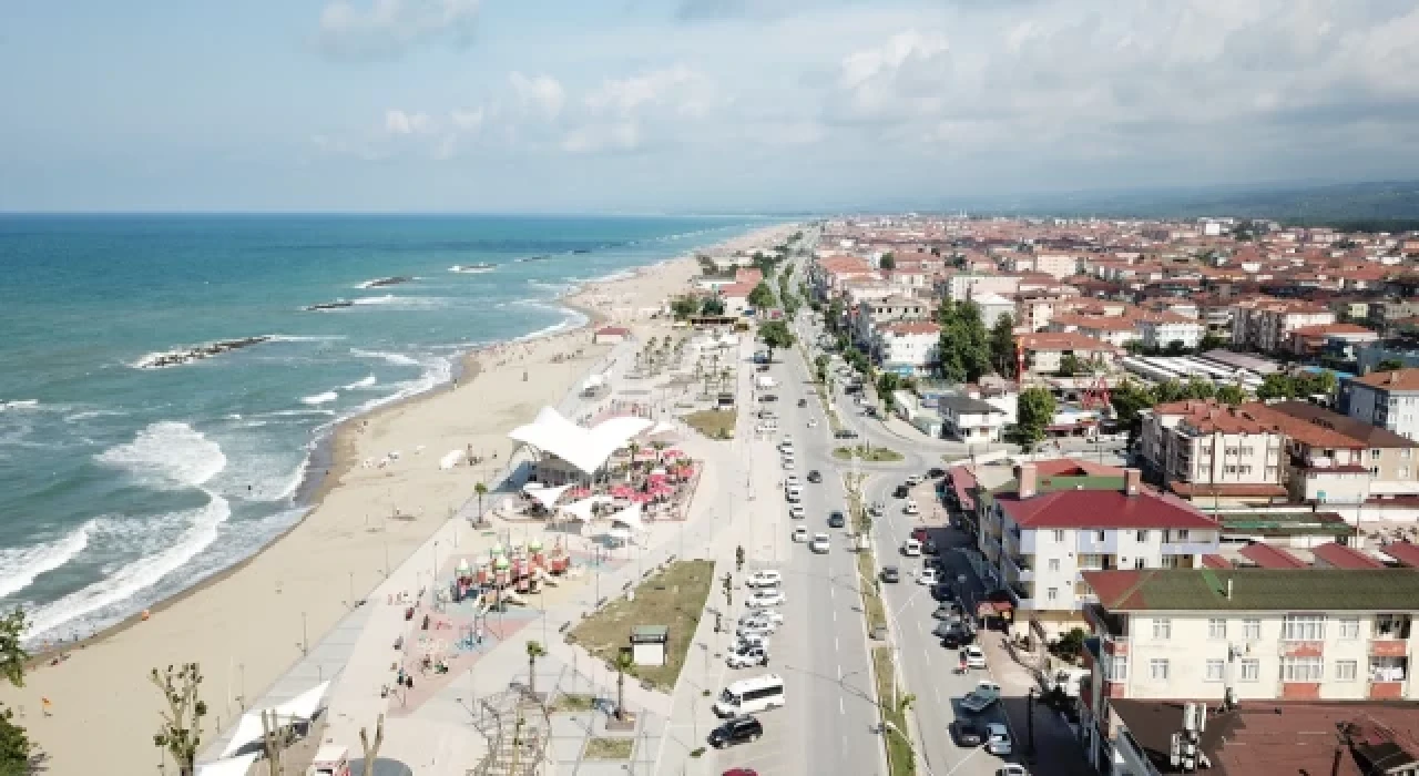 Sakarya'da olumsuz hava koşulları nedeniyle denize girmek yasaklandı