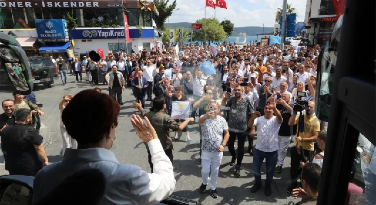 Sarıyer’de esnafı ziyaret eden Meral Akşener: O masada buradaki konuşmaları aktaracağım