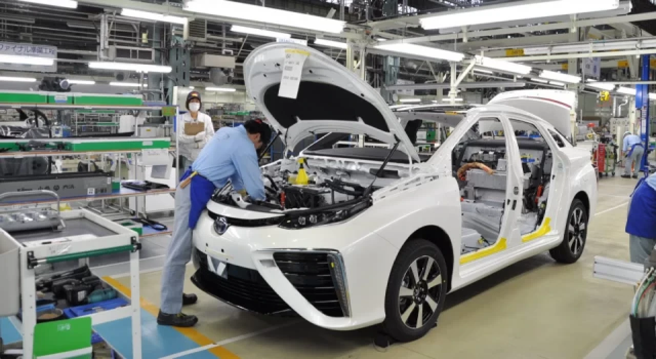 Toyota çip krizi nedeniyle üretimini azaltacak