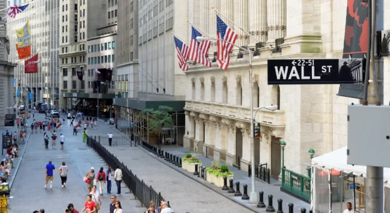 16 Wall Street firmasına 1,1 milyar dolarlık para cezası geldi