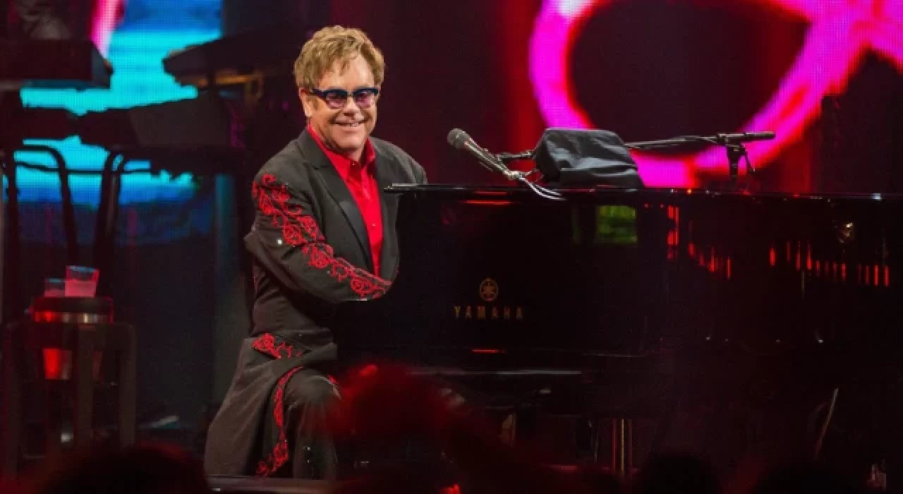 Elton John müziğe nokta koyuyor