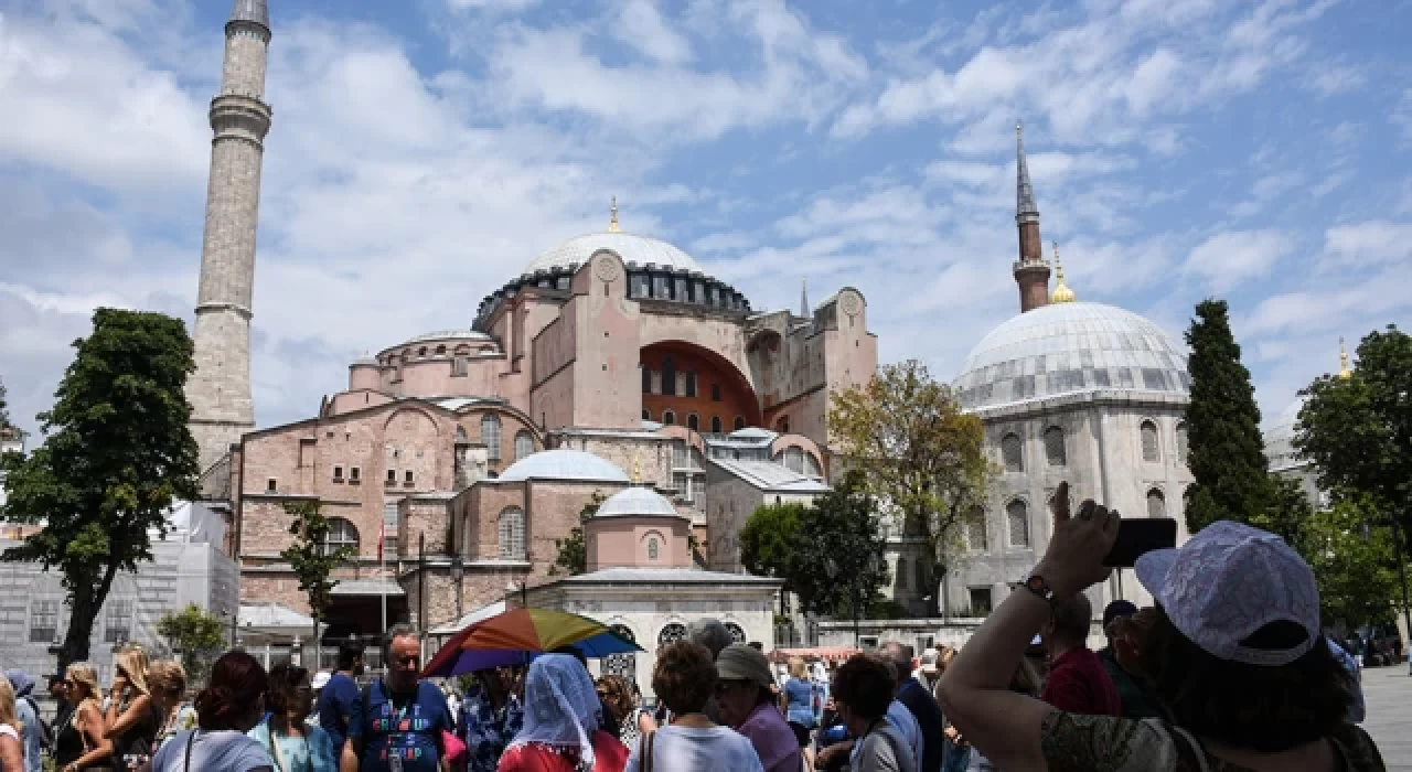 İstanbul’a yılın ilk 8 ayında 10 milyonu aşkın turist geldi