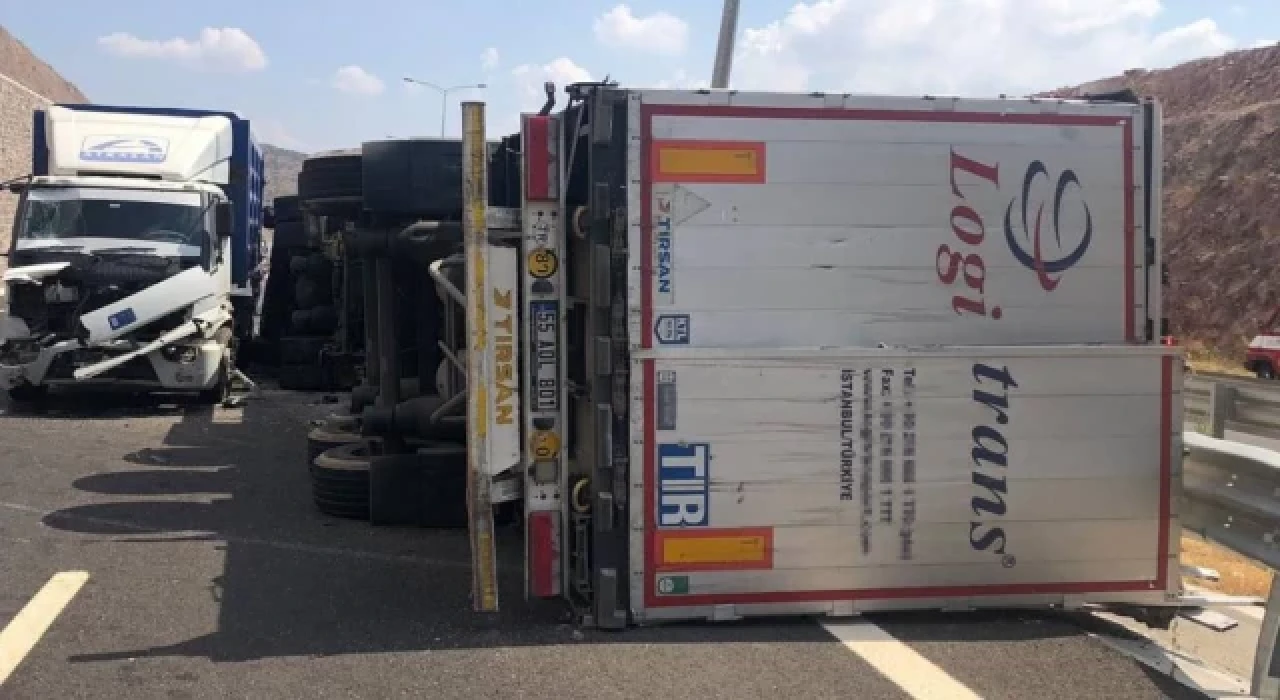 İzmir’de lastiği patlayan TIR devrildi: 1 ölü, 5 yaralı