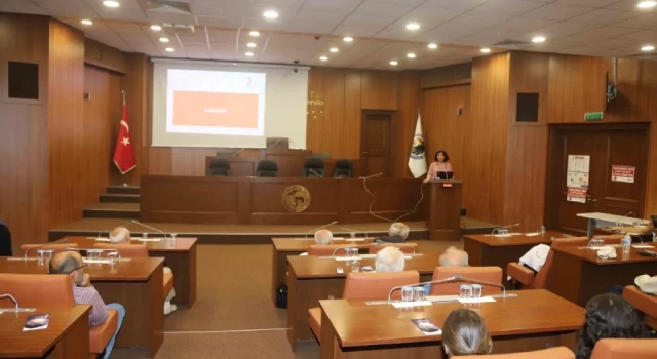 Kartal Belediyesi'nde çalışanlara "Alzheimer Semineri"