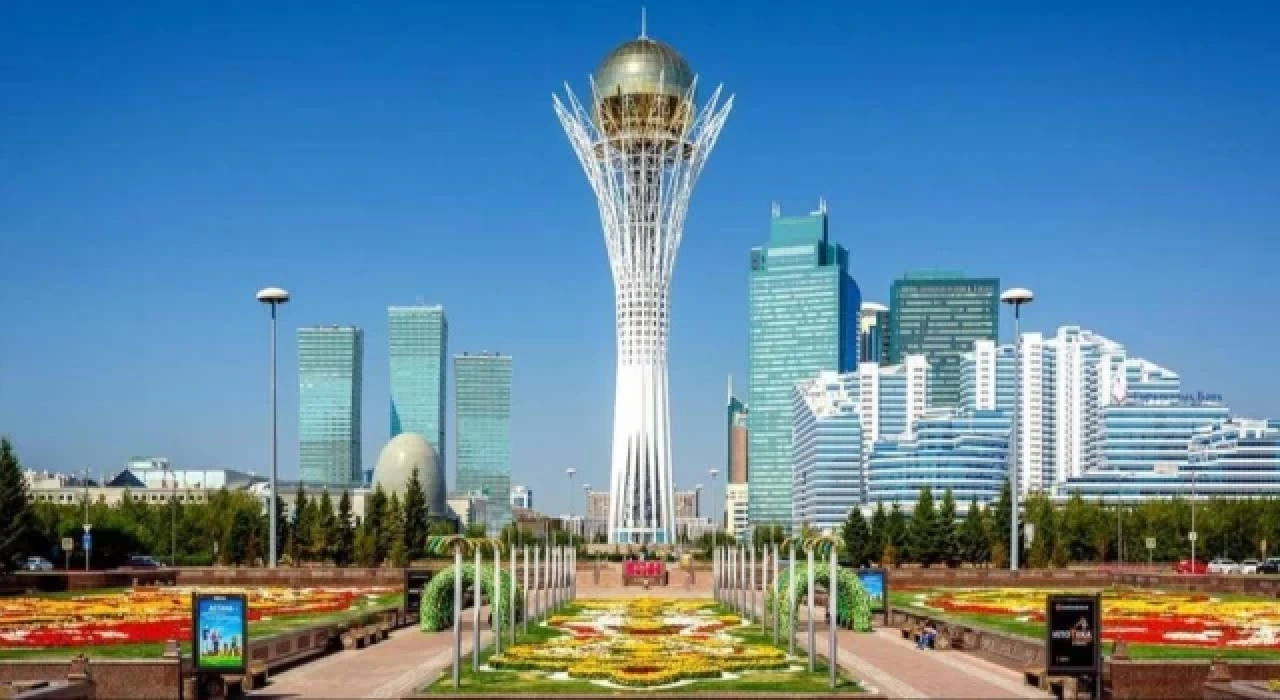 Kazakistan'ın başkenti Nursultan'ın ismi yeniden Astana oluyor