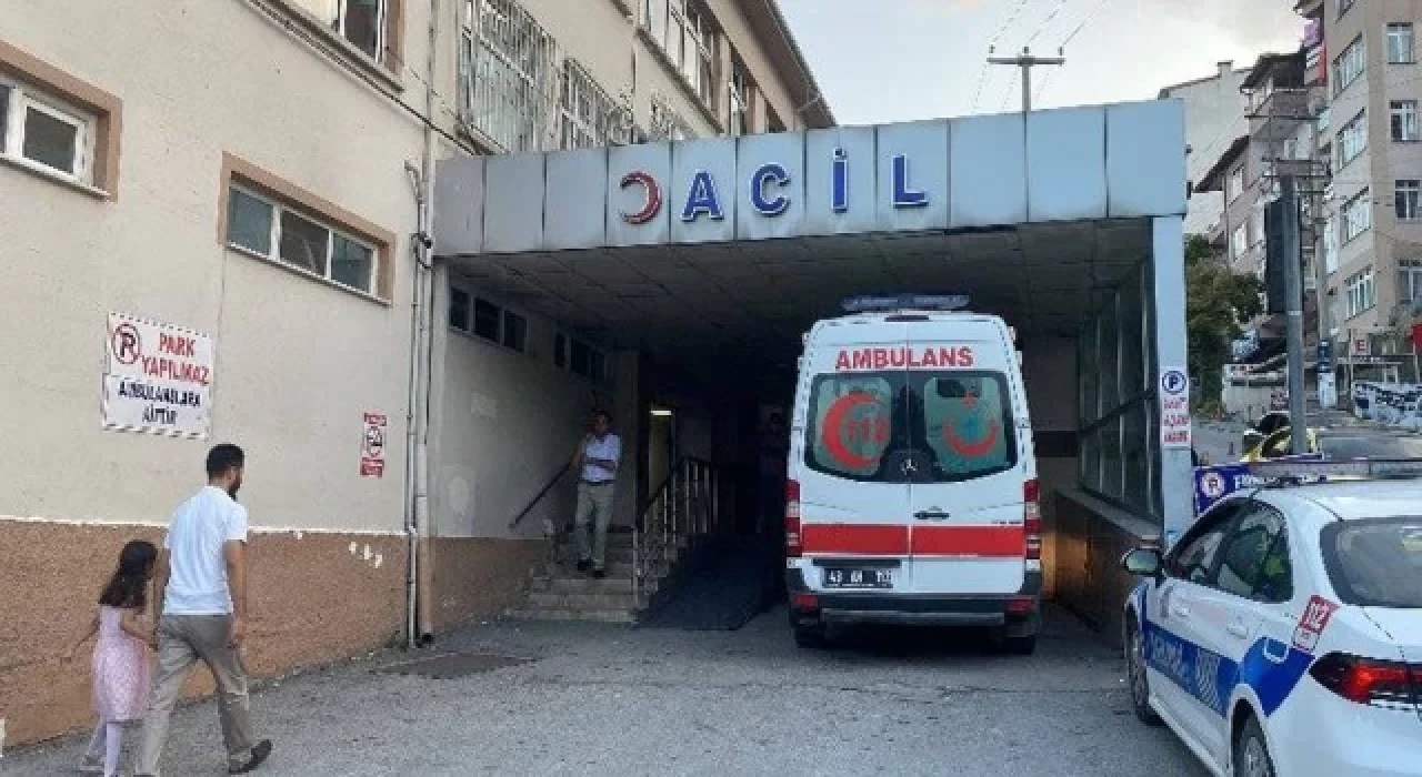 Kütahya'da 1,5 tonluk vinç işçilerin üzerine devrildi: 1 ölü, 3 yaralı var