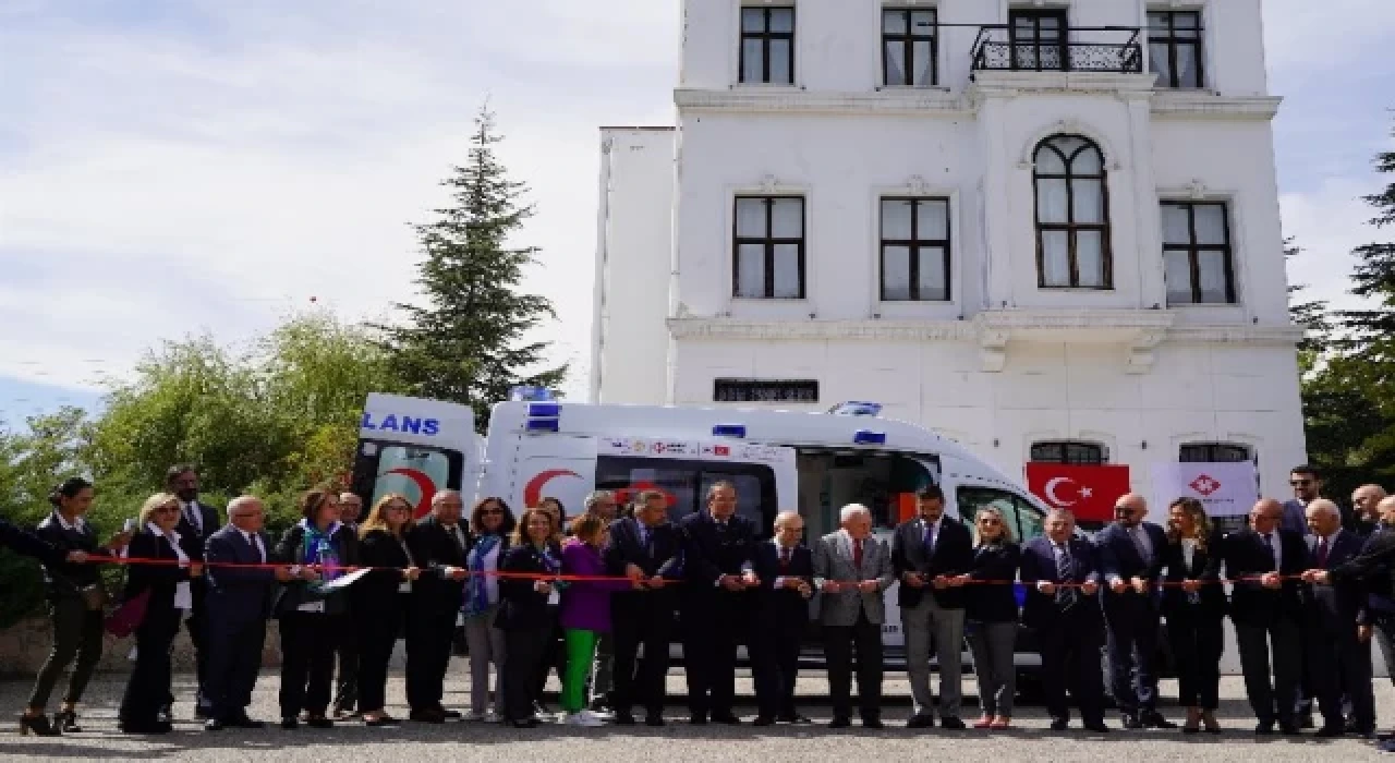 Rotary’den Başkent Üniversitesi’ne ambulans bağışı