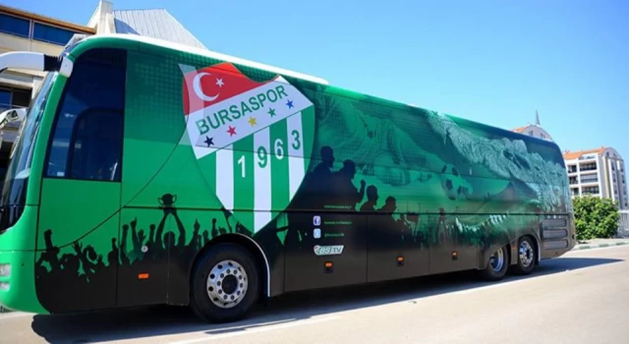 Bursaspor'a haciz şoku! Maç oynanırken otobüsü haciz etmeye geldiler