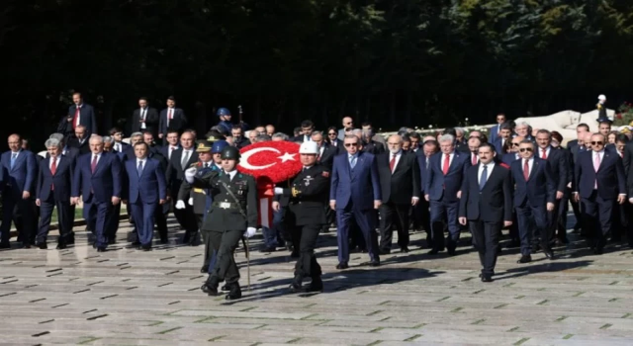 Cumhurbaşkanı Erdoğan Anıtkabir’de