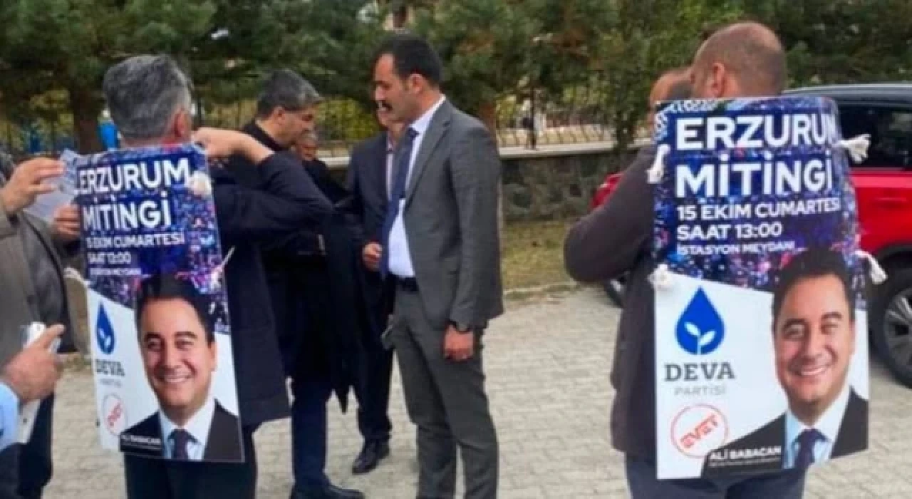 DEVA Partililer miting ilanını sırtlarına asıp sokak sokak gezdi