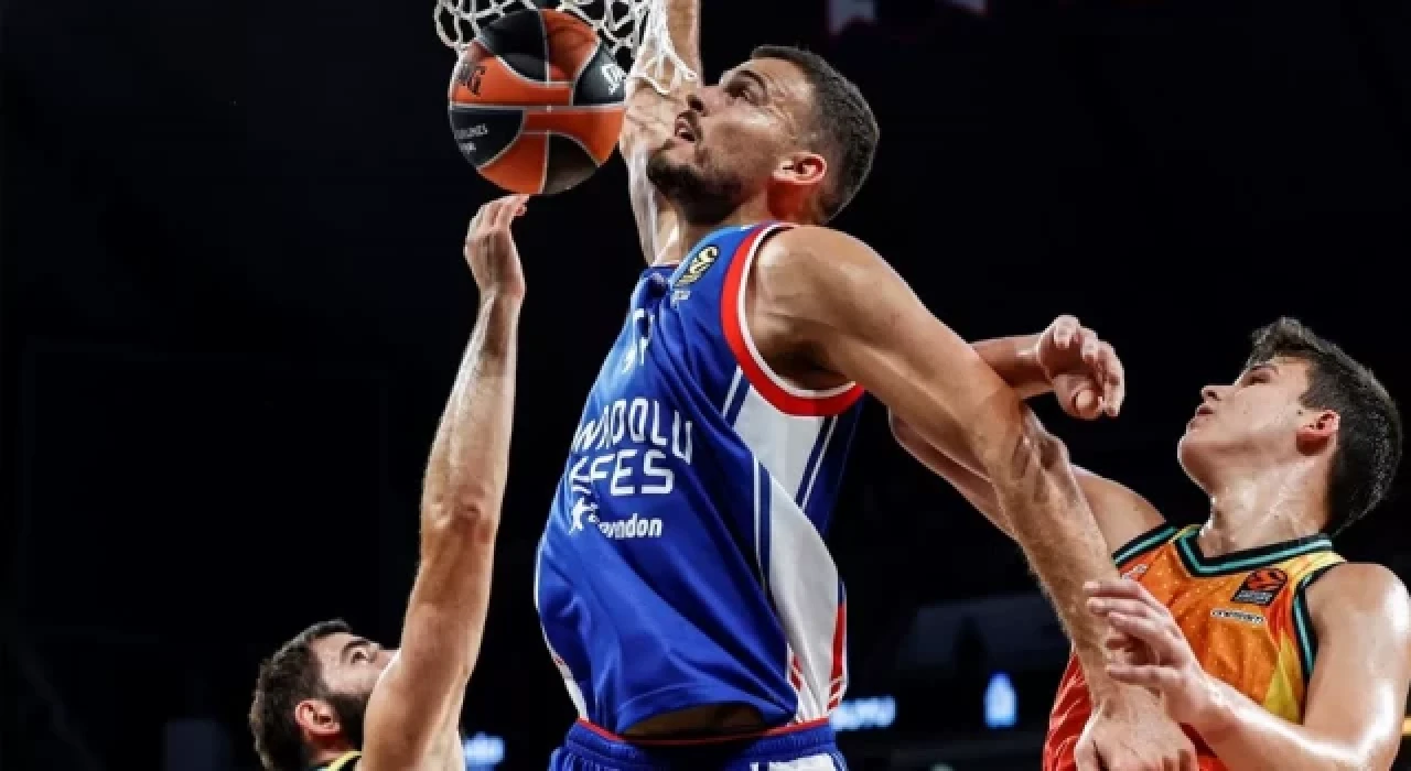 EuroLeague'de Anadolu Efes, Valencia'ya 92-91 mağlup oldu