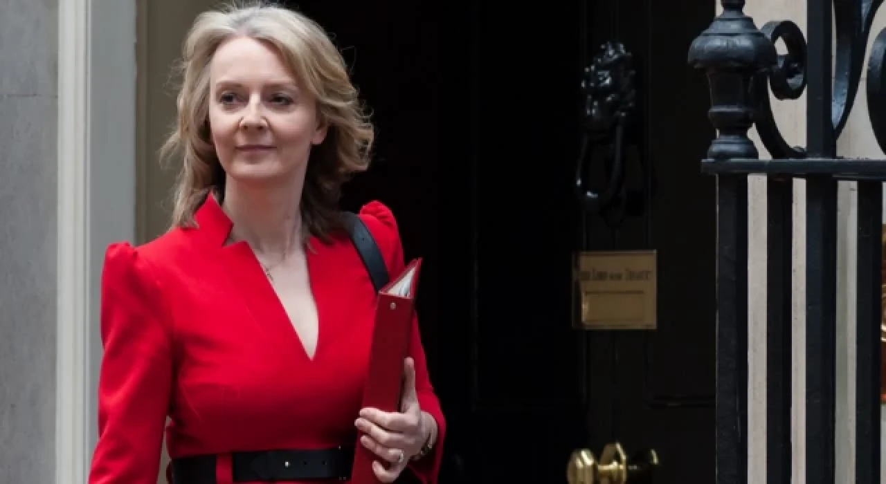 İngiltere Başbakanı Liz Truss görevinden istifa etti