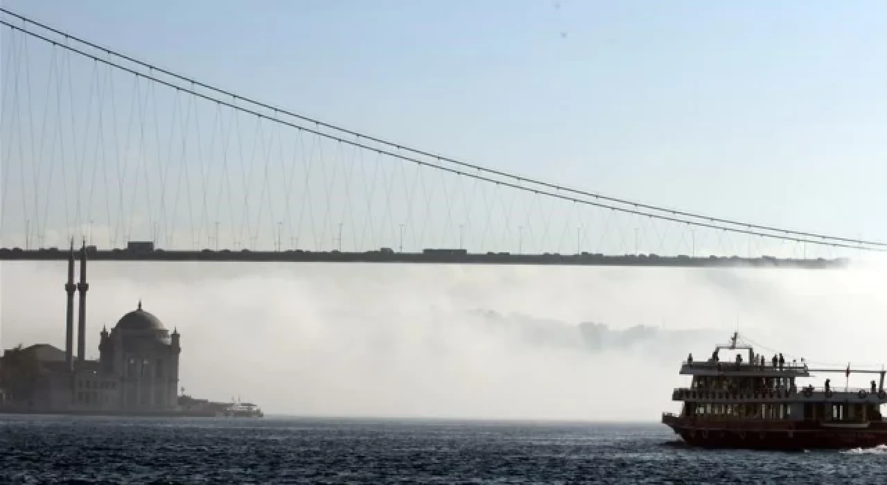 İstanbul Boğazı'nda gemi trafiği askıya alındı