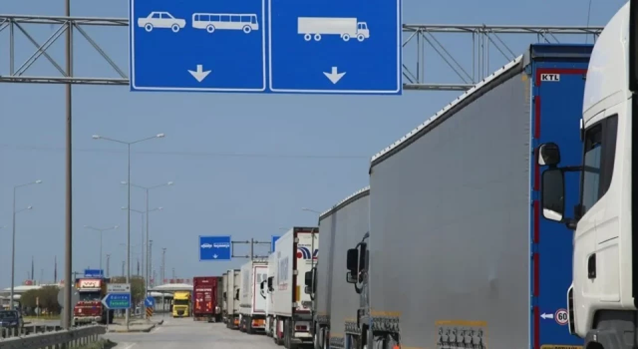 Kapıkule Sınır Kapısı'nda 38 kilometre kuyruk oluştu