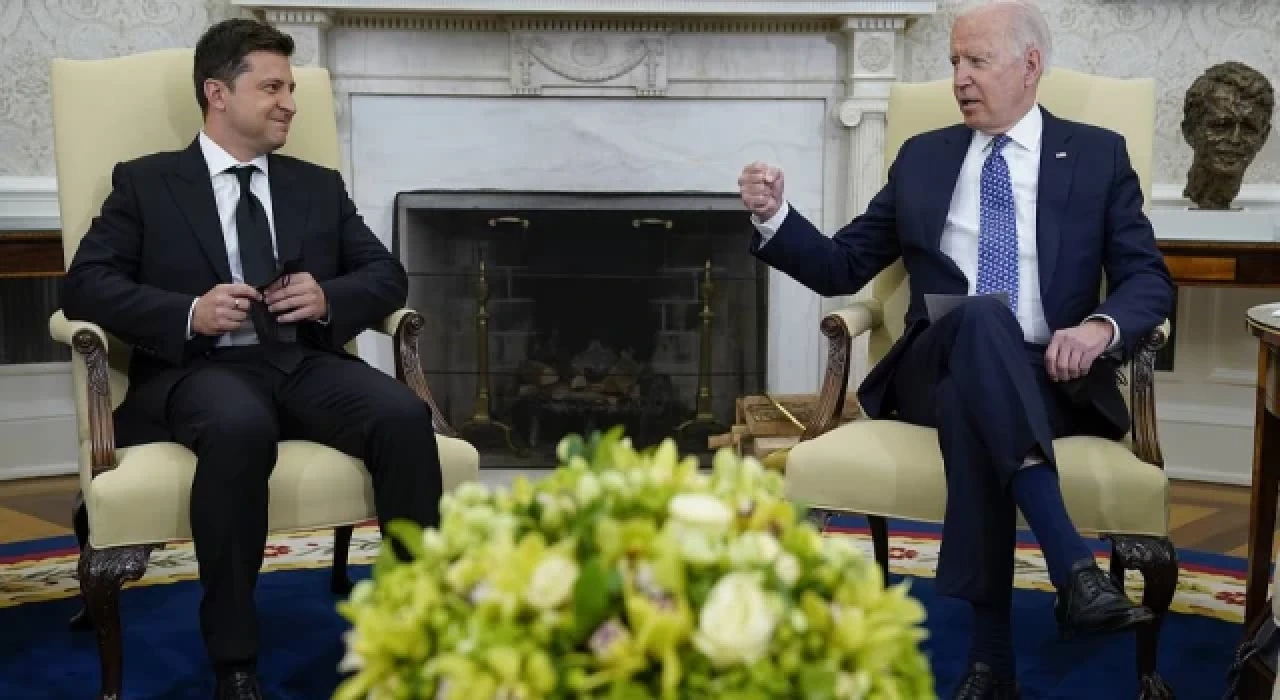 Volodimir Zelenski ve Joe Biden hava savunma sistemlerini görüştü