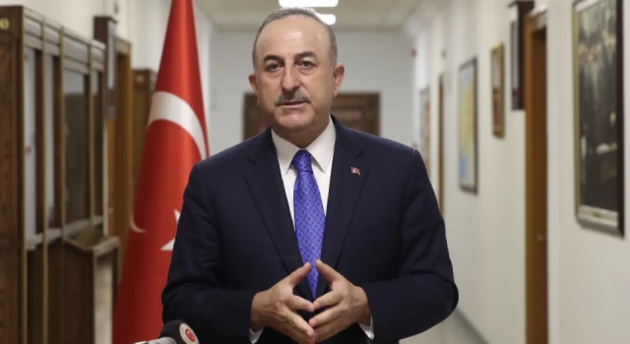 Çavuşoğlu'dan Yunanistan'a: Arkanıza değil, karşınıza kimi alıyorsunuz ona bakın