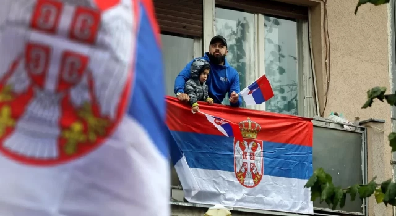 Kosovalı 300 Sırp polis, plaka uygulamasını istifa ederek protesto etti