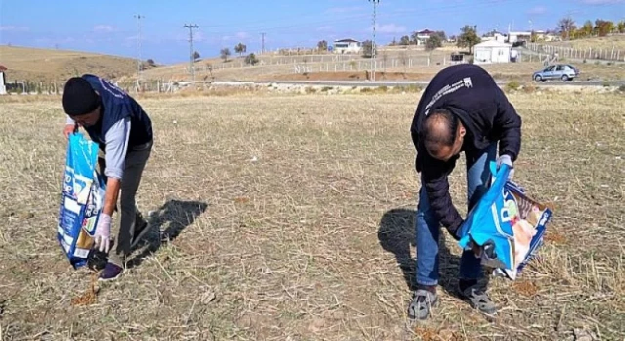 Sosyal Medyada Gündem Olan Tilki İçin Doğal Yaşam Alanına Yiyecek Bırakıldı