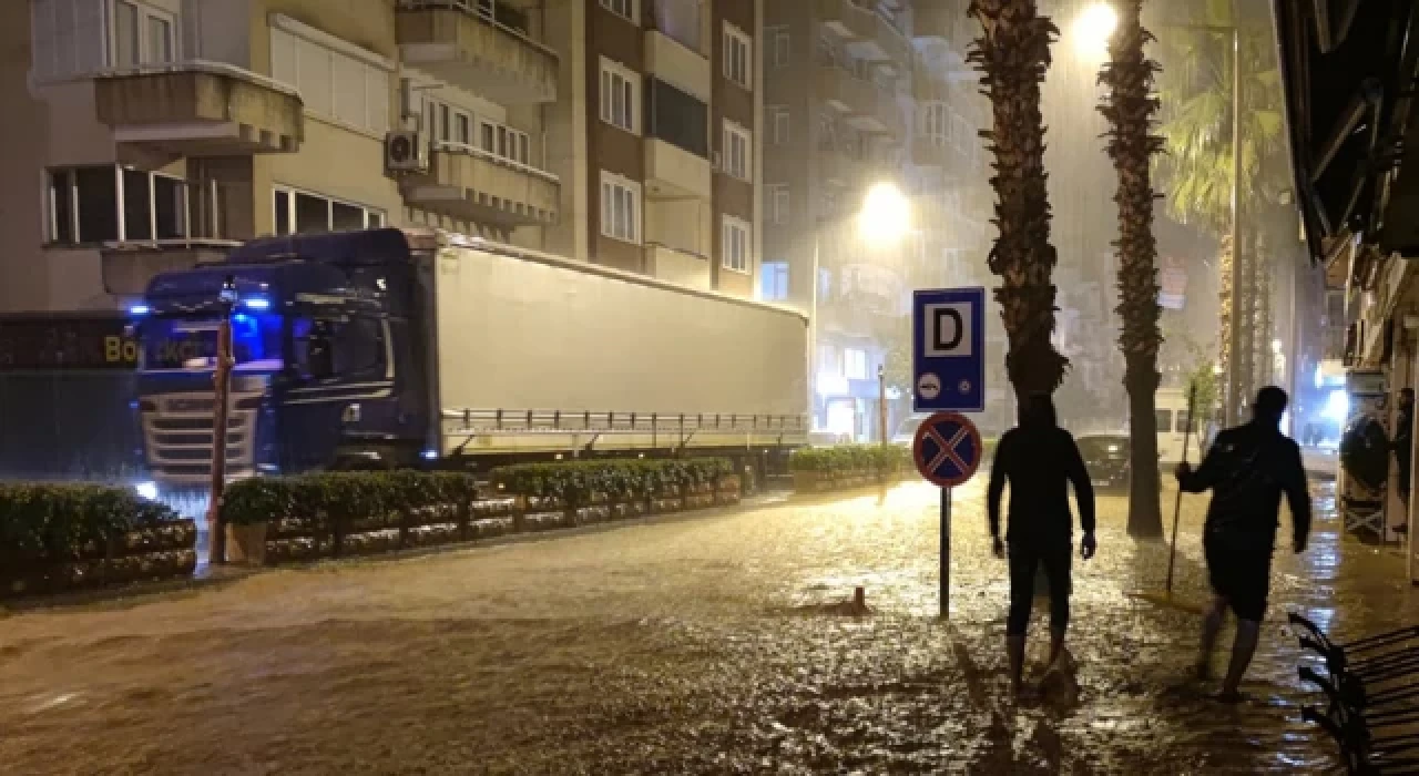 Antalya'nın üç ilçesinde eğitime 1 gün ara