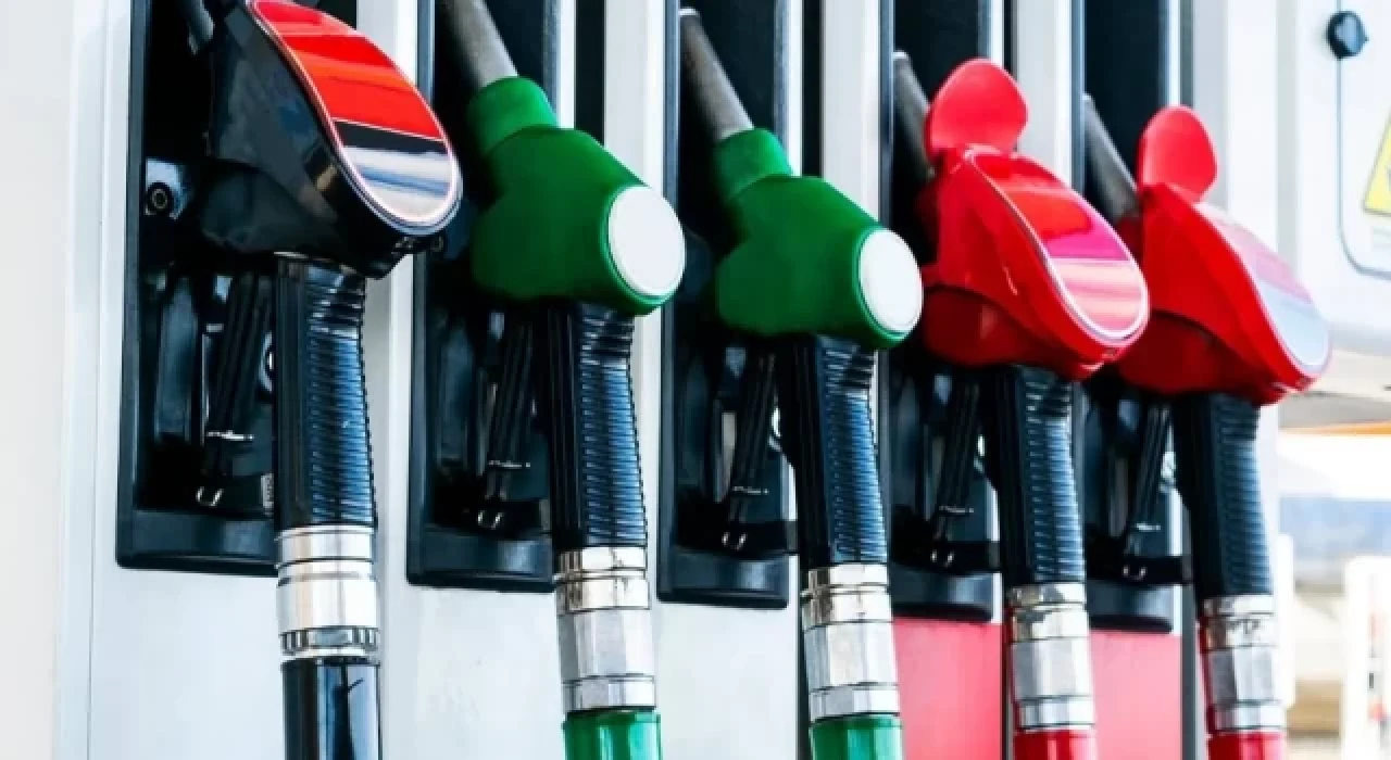 Benzine 1 lira 7 kuruş zam geldi