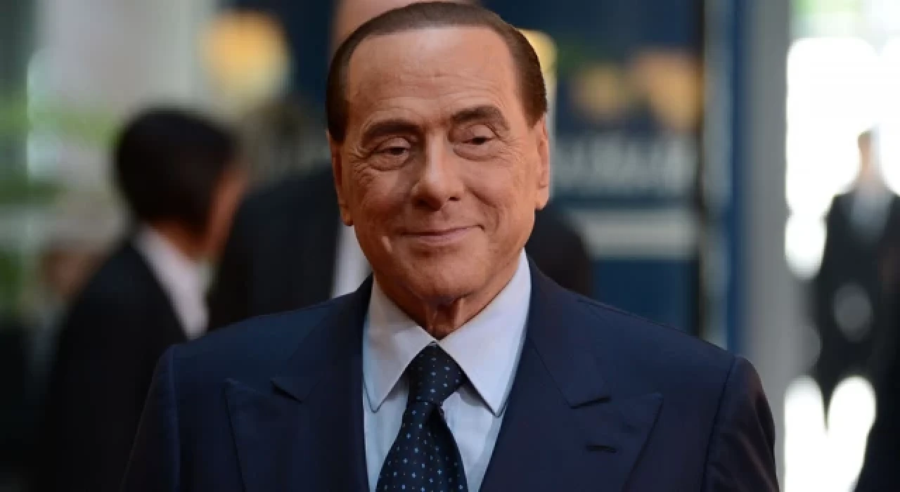 Berlusconi takımına galip gelmesi durumunda escort sözü verdi