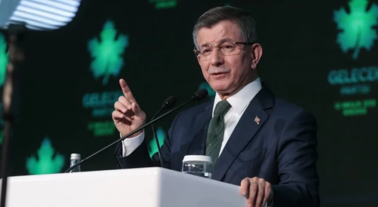 Davutoğlu: Geçiş sürecinin yönetimini tek kişinin eline bırakamayız