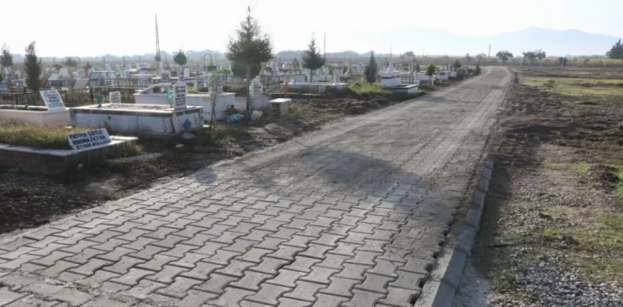 Manisa Turgutlu’da mezarlıklarda üst yapı çalışması