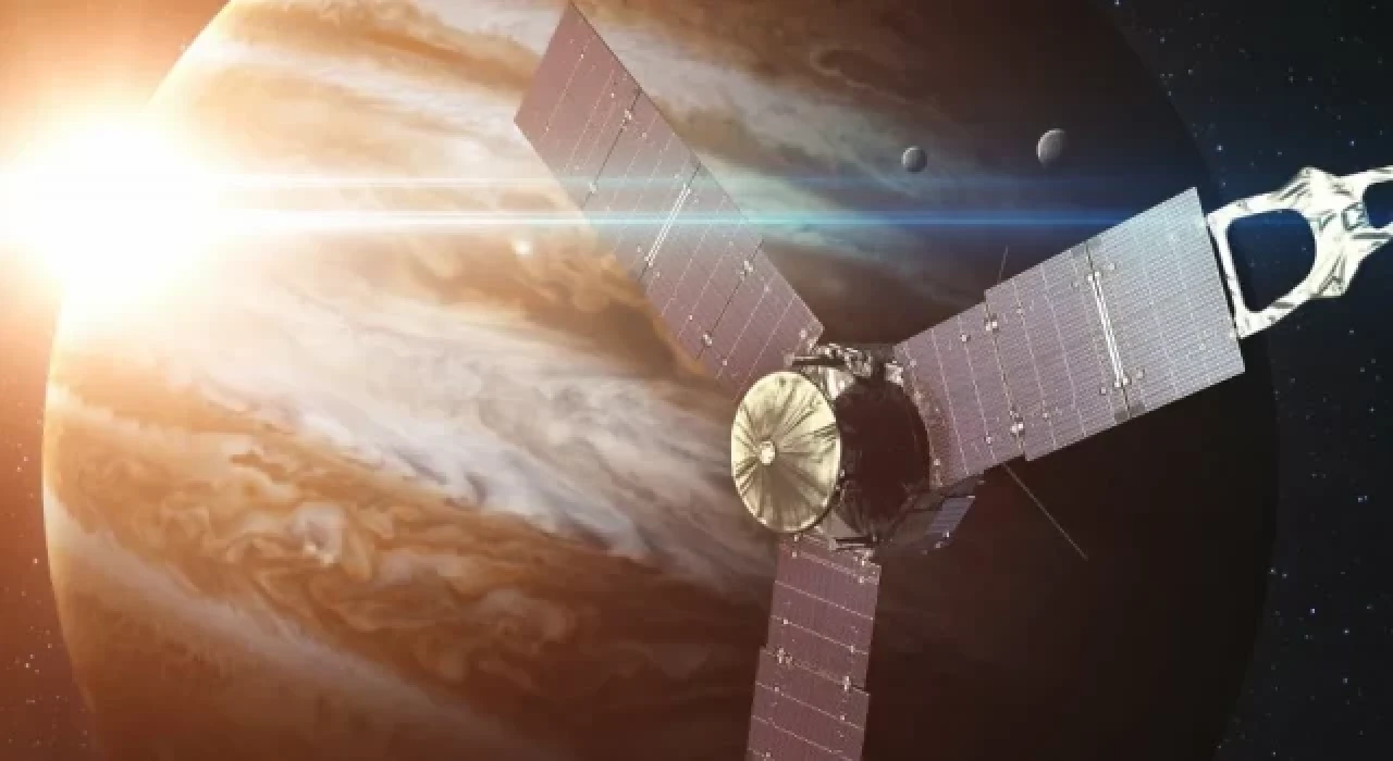 NASA'nın uzay aracı Juno, Jüpiter'in volkanik uydusu İo'ya ilerliyor