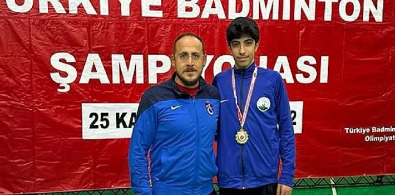 Osmangazili Badmintoncudan Altın Madalya