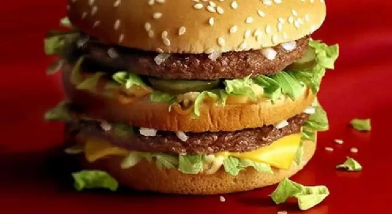 Ünlü fast food zincirindeki fiyat değişimi! 4 yıl önceyle şimdi arasında astronomik fark var